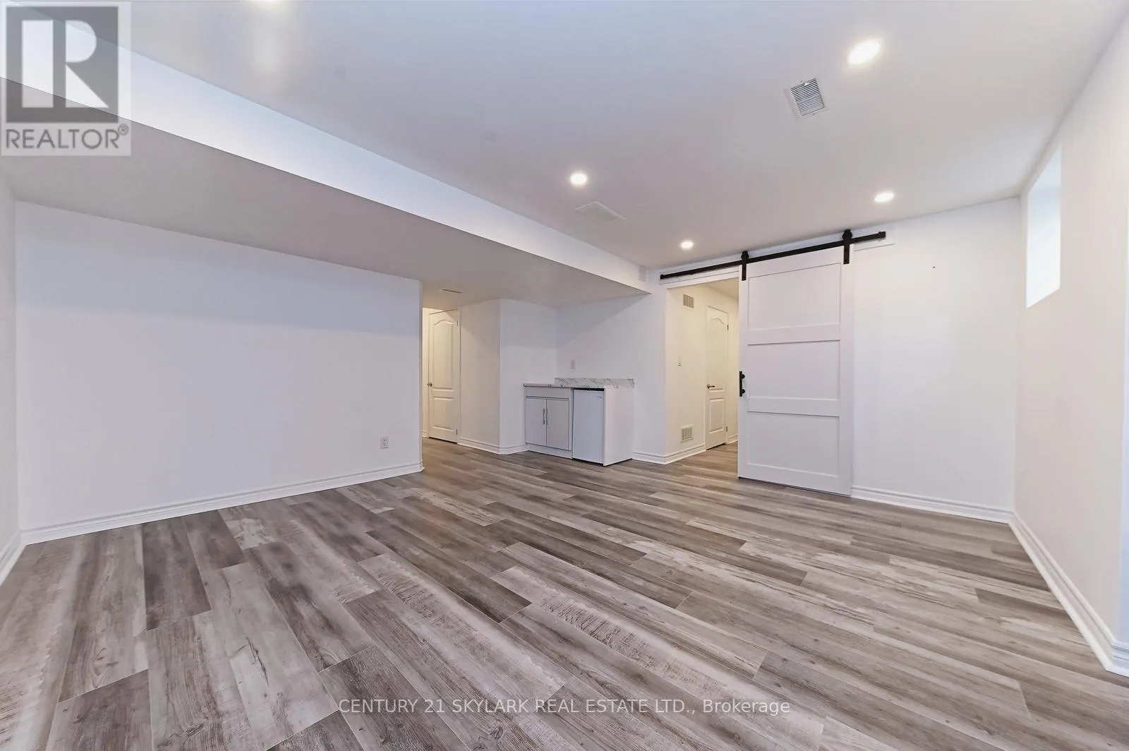 24 DALTON DRIVE