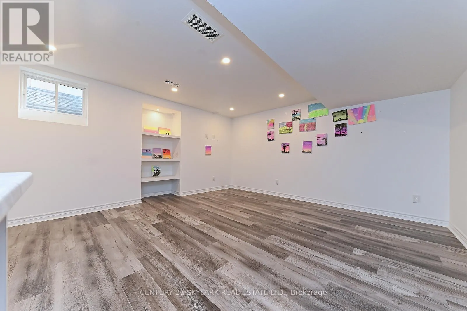 24 DALTON DRIVE