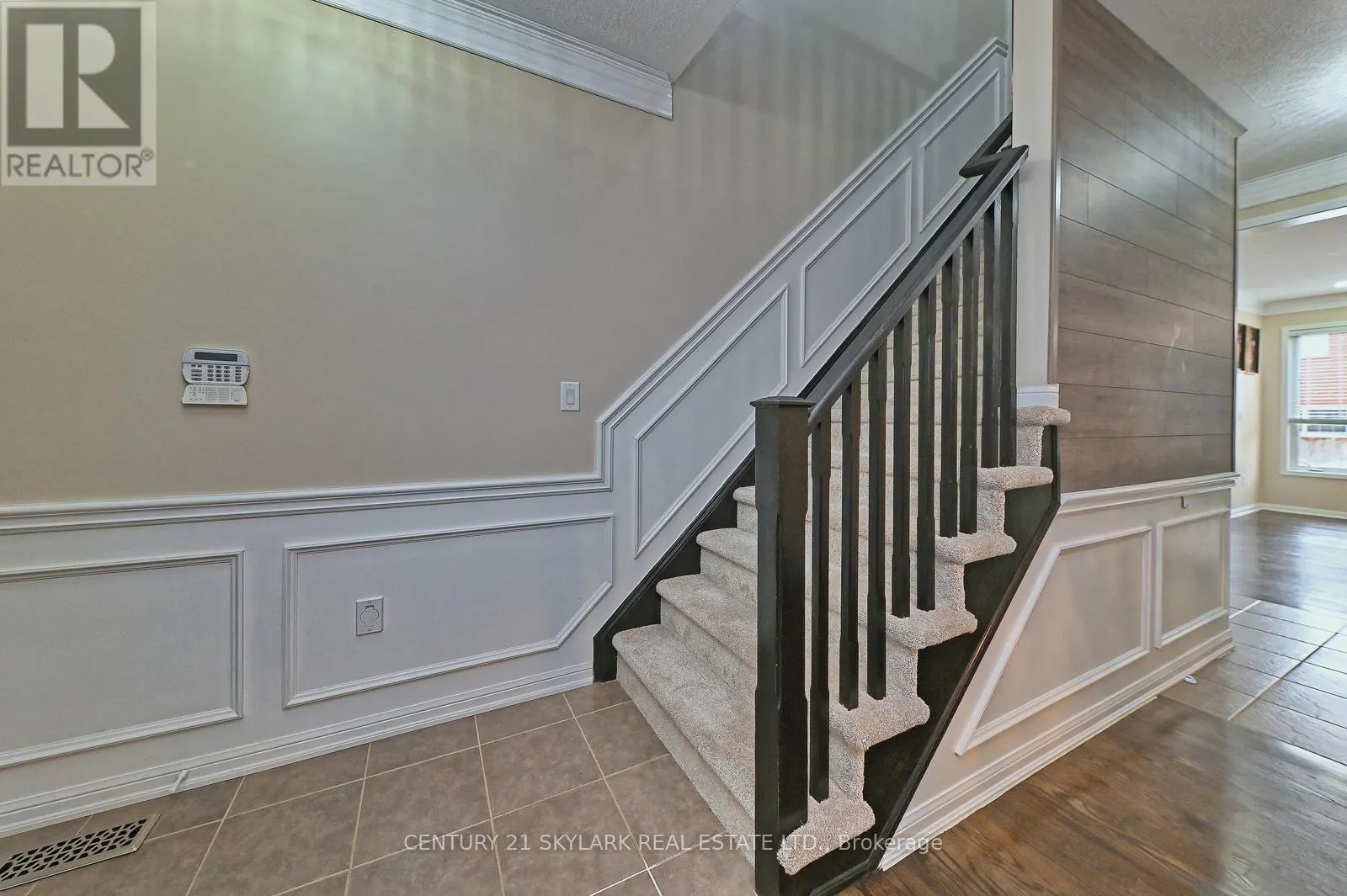 24 DALTON DRIVE