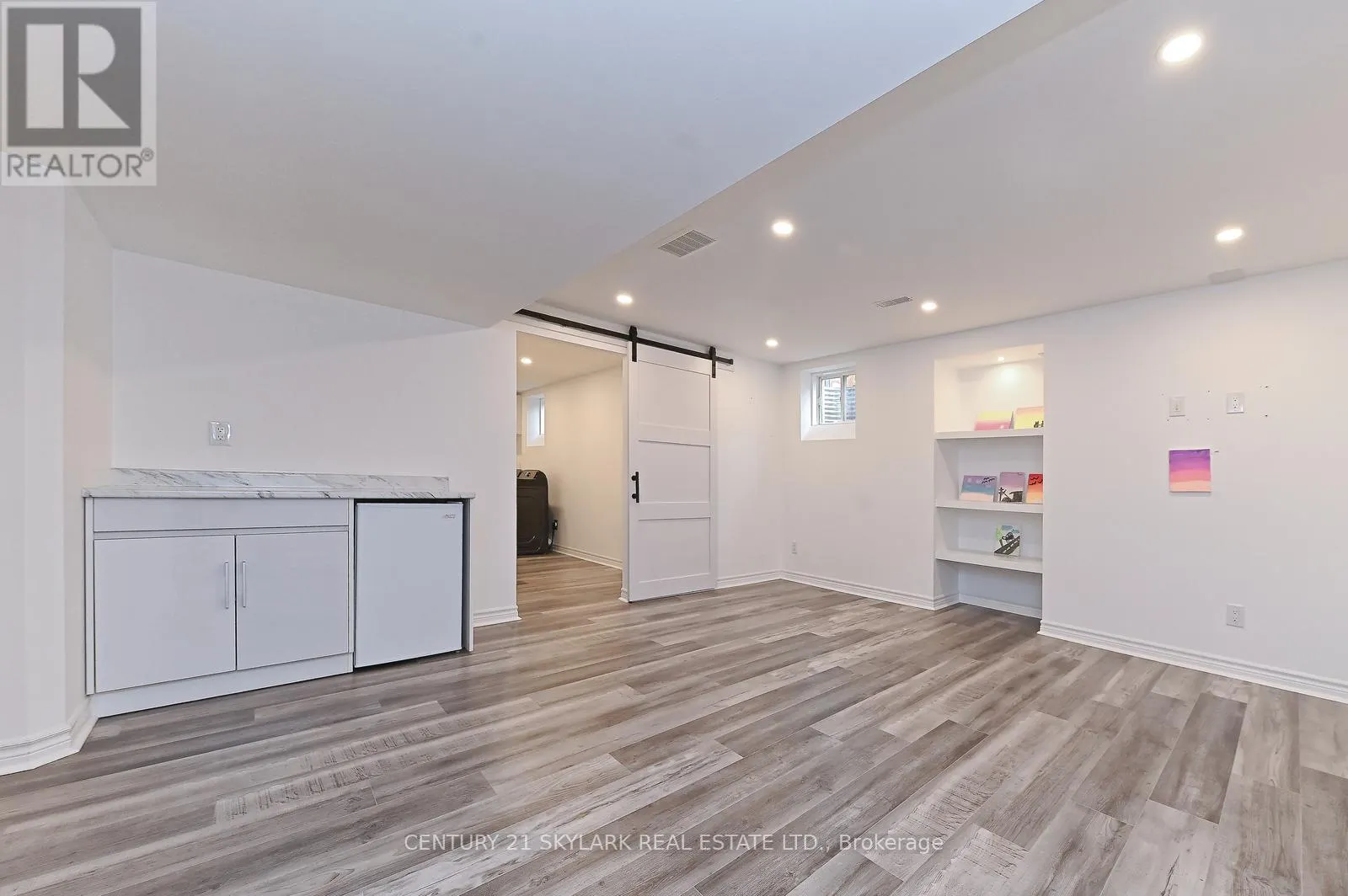 24 DALTON DRIVE