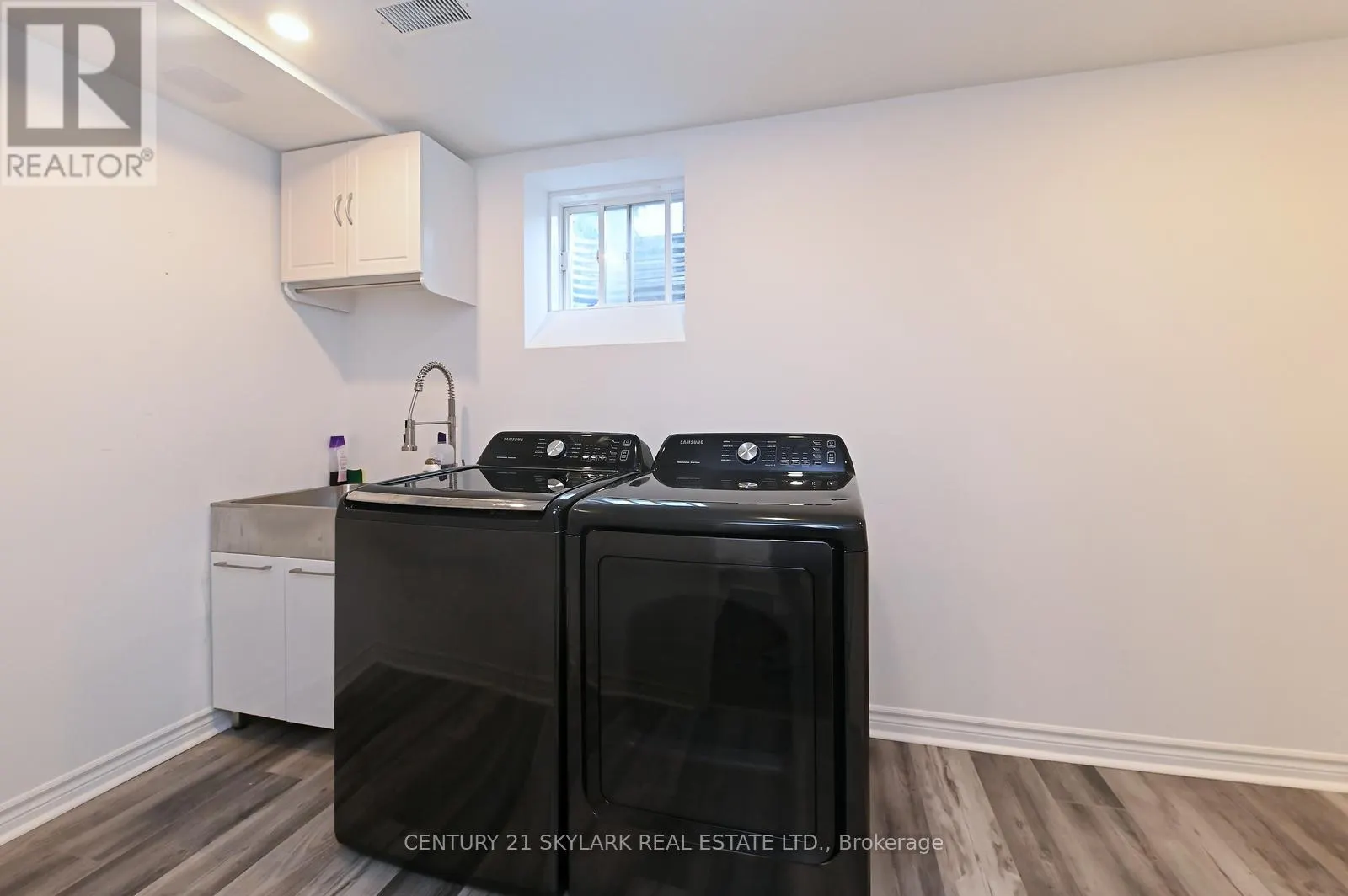 24 DALTON DRIVE