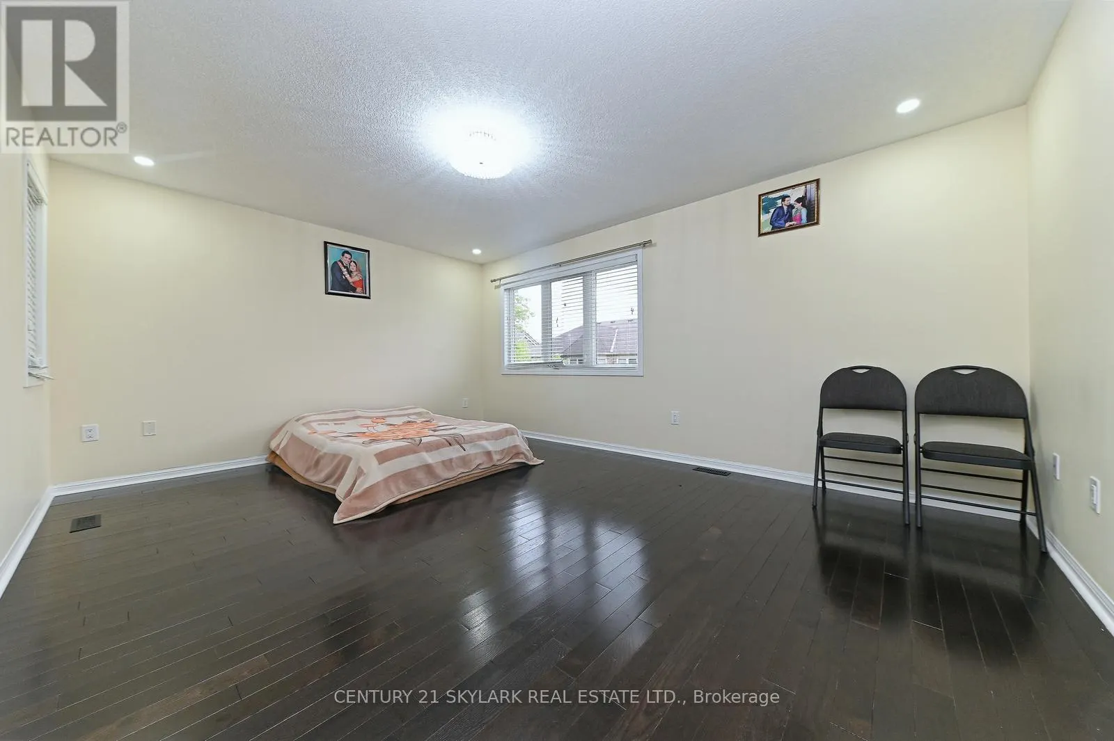 24 DALTON DRIVE
