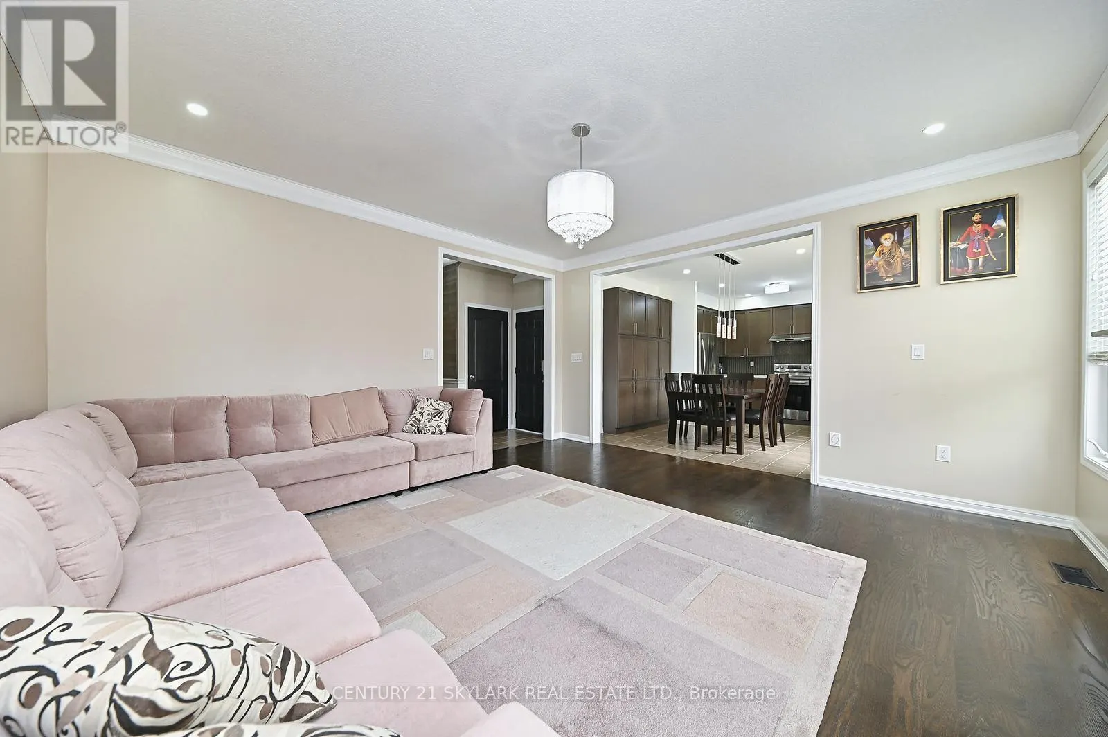 24 DALTON DRIVE