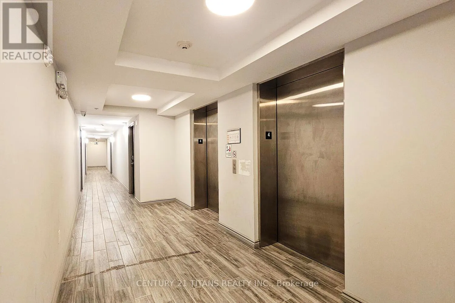 G405 - 275 LARCH STREET