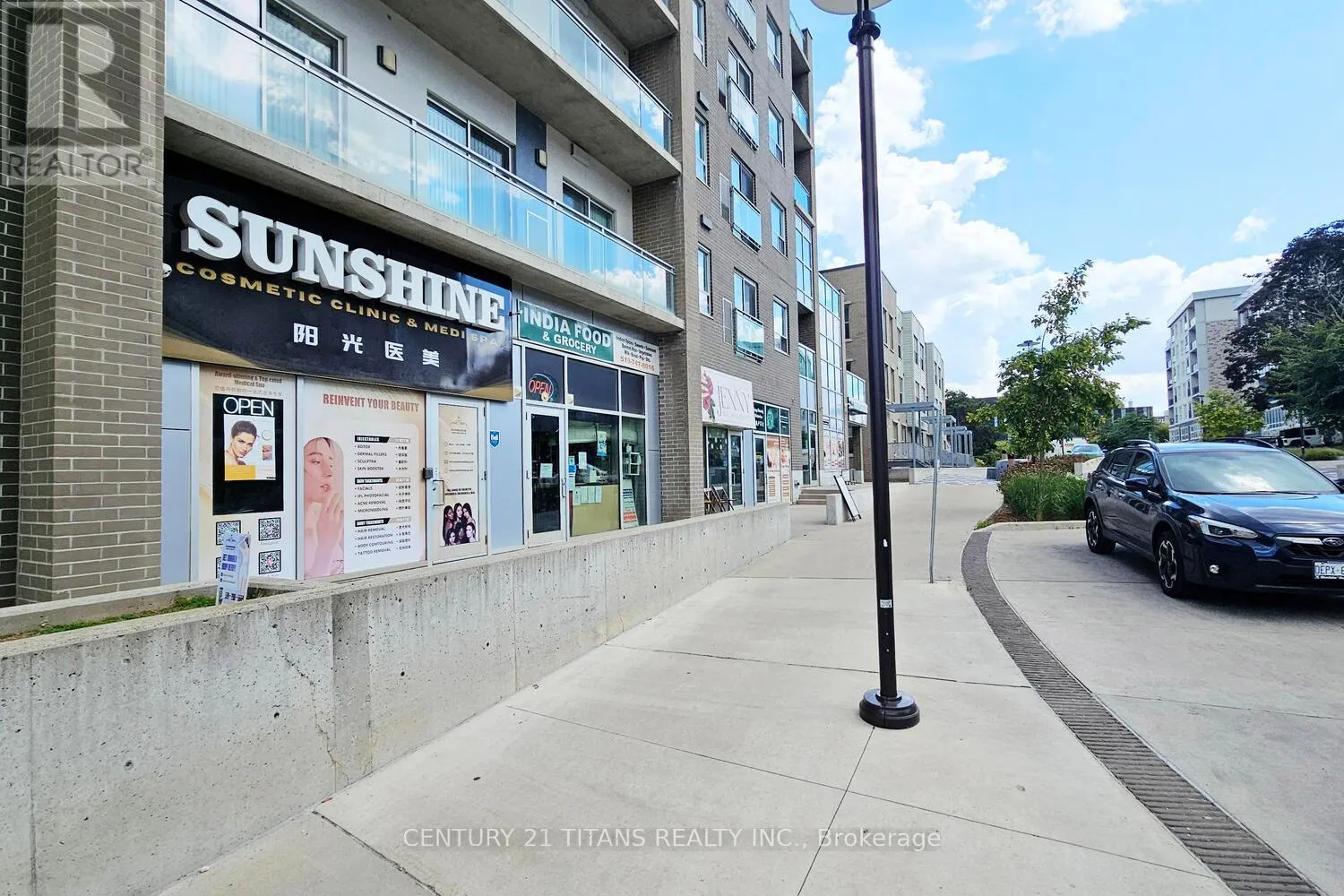 G405 - 275 LARCH STREET