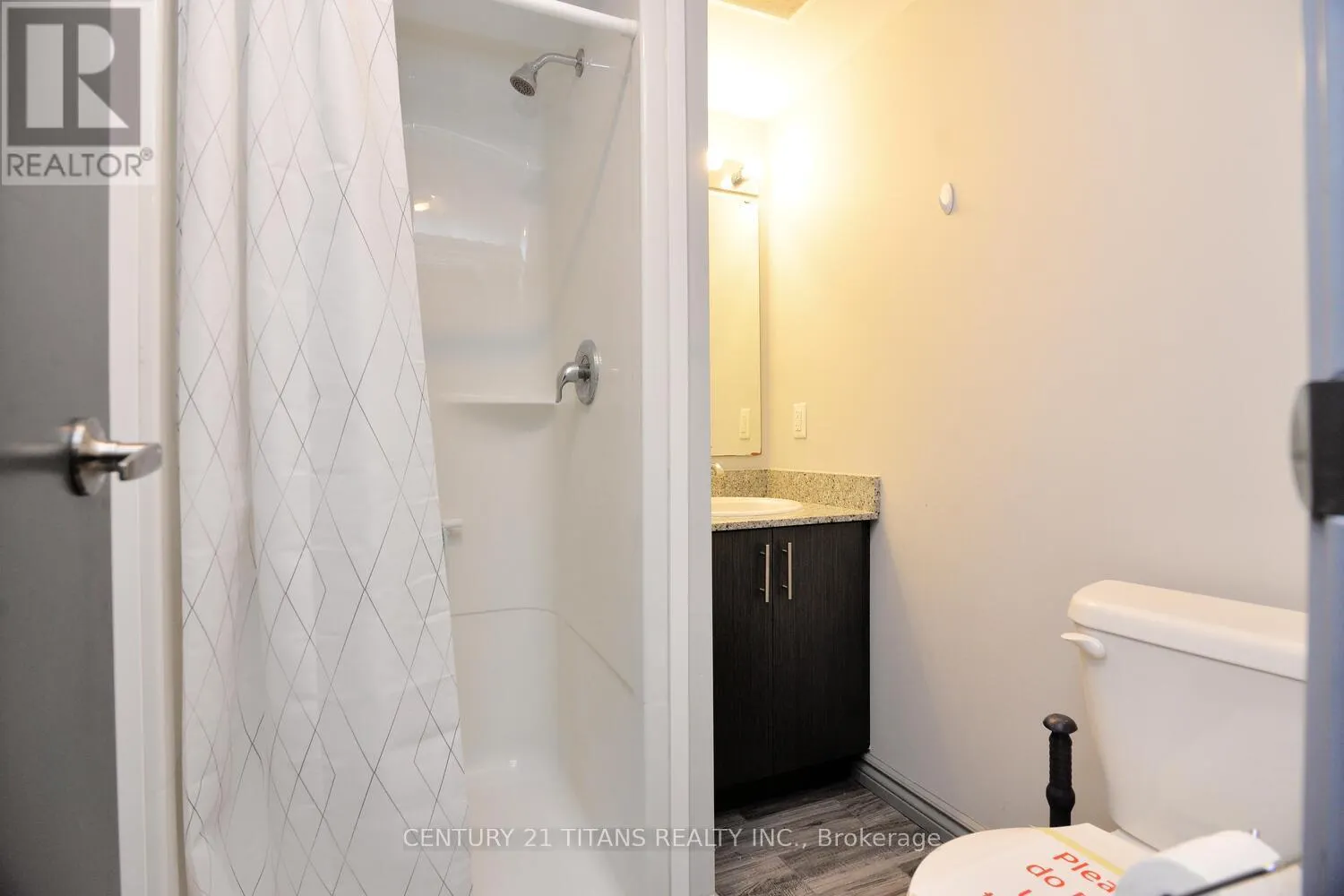 G405 - 275 LARCH STREET