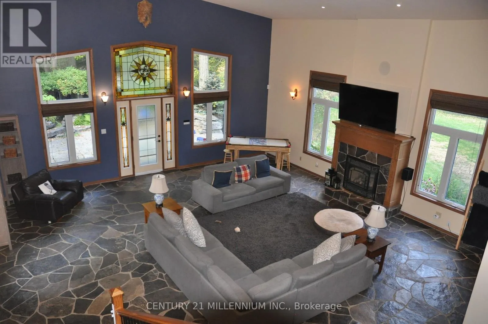7 ERINWOOD DRIVE