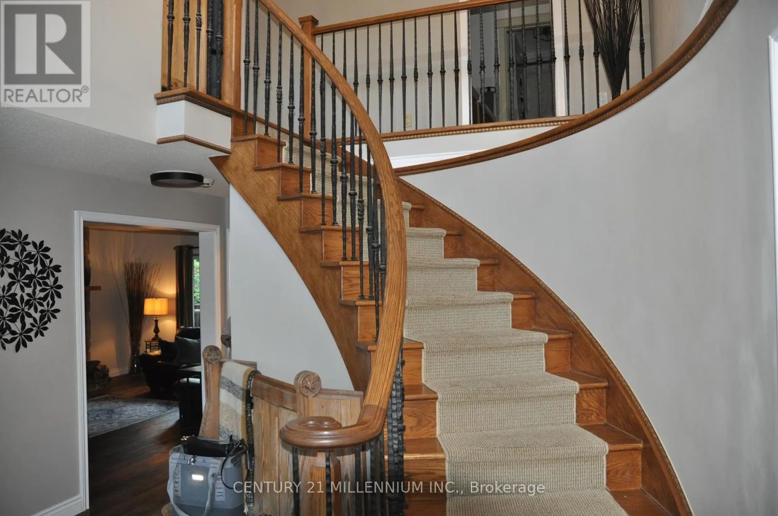 7 ERINWOOD DRIVE