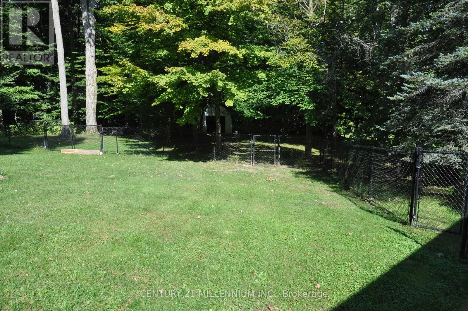 7 ERINWOOD DRIVE