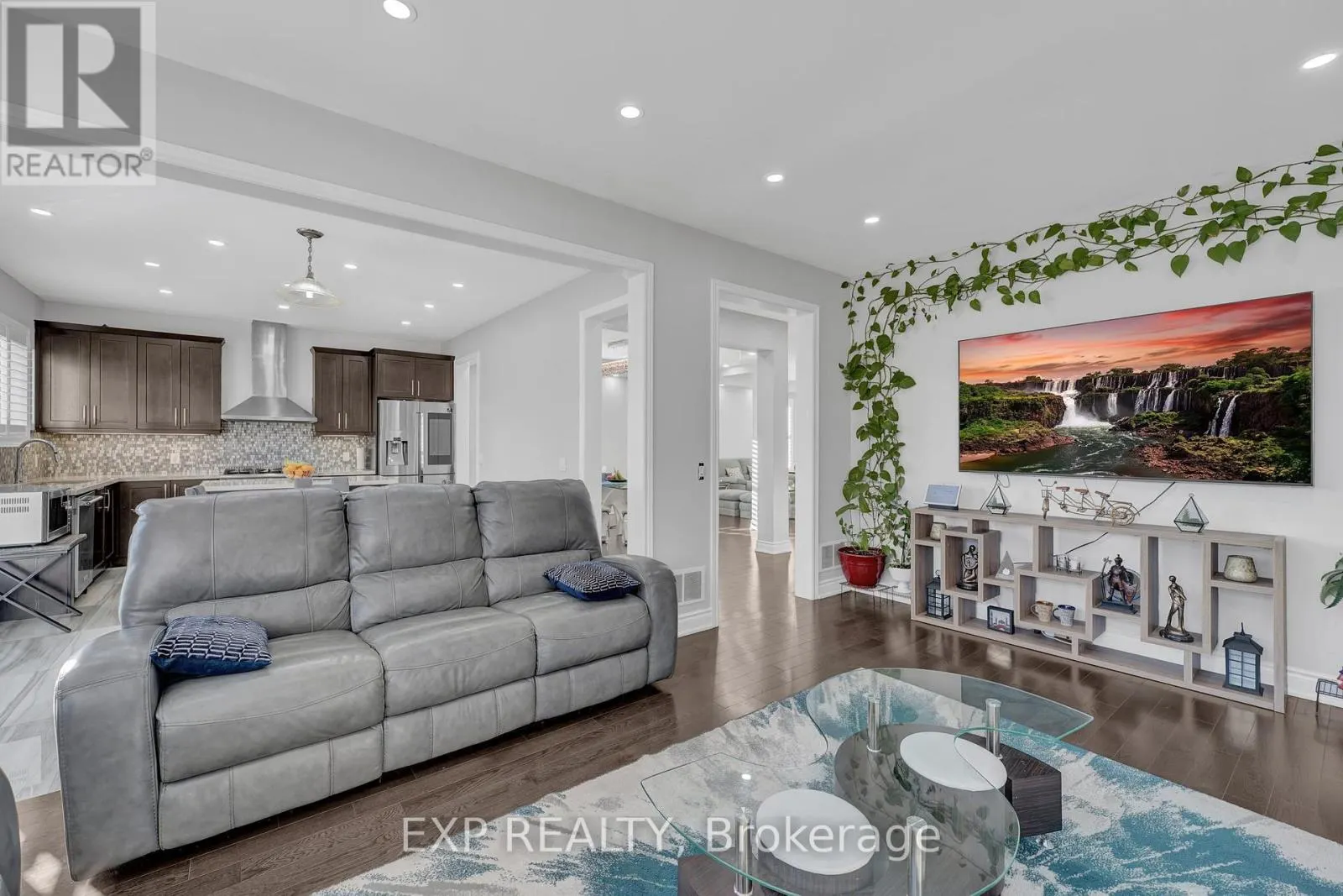 146 WHITTINGTON DRIVE