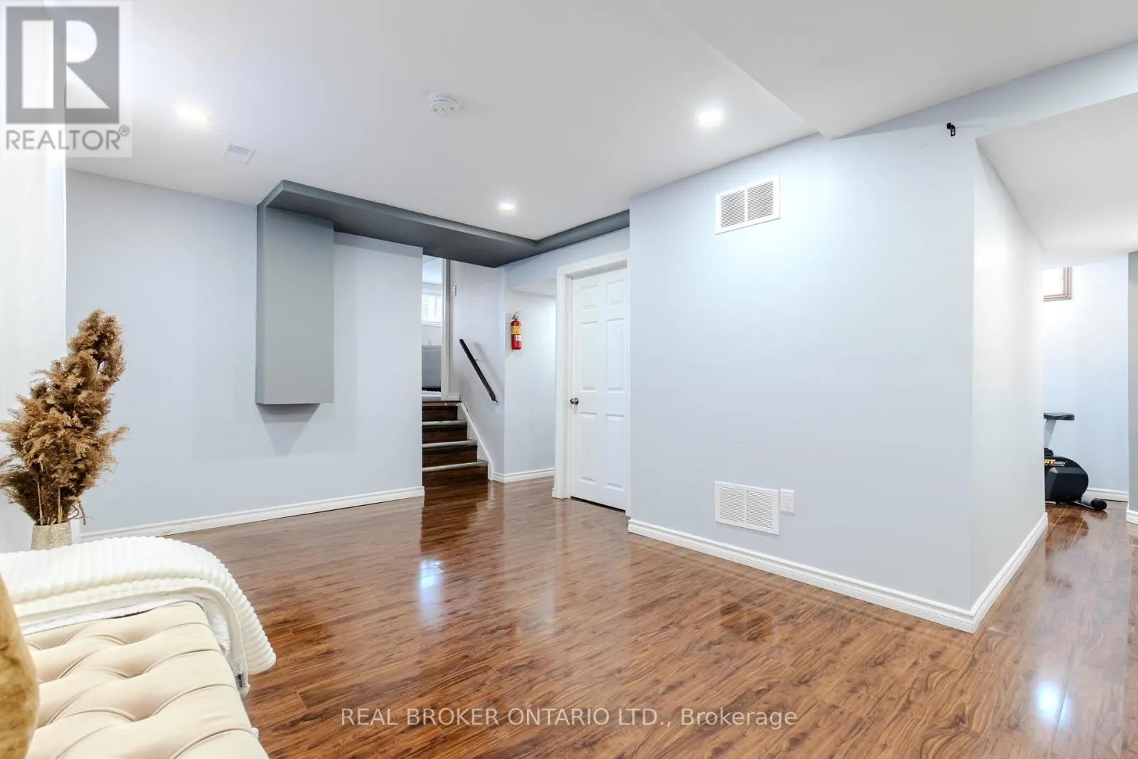 1134 MOHAWK STREET