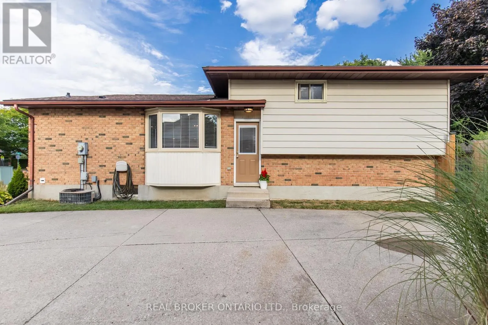 1134 MOHAWK STREET