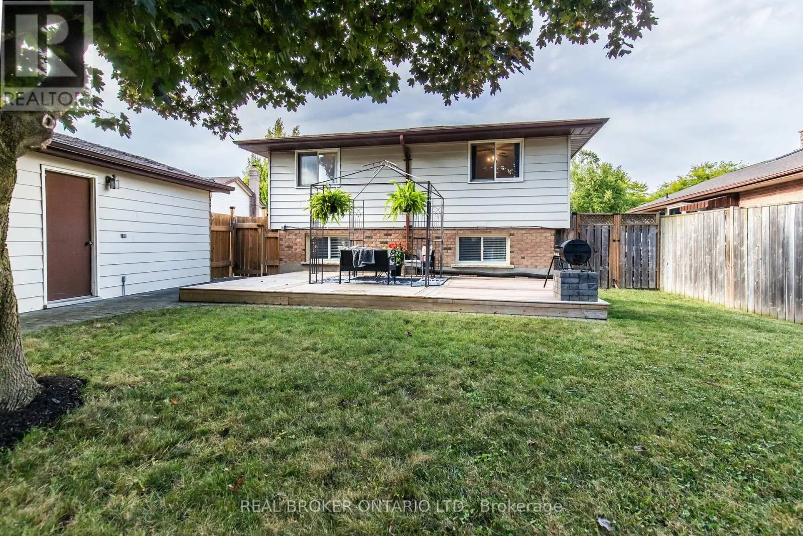1134 MOHAWK STREET
