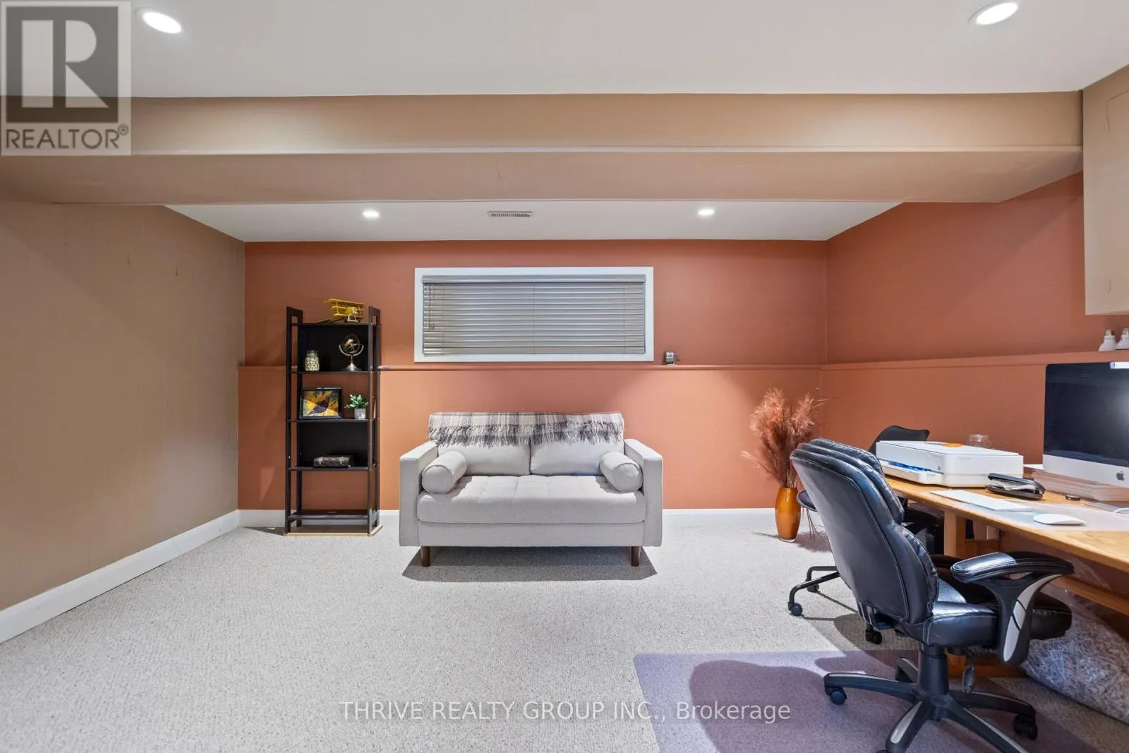 1284 WAYNE ROAD