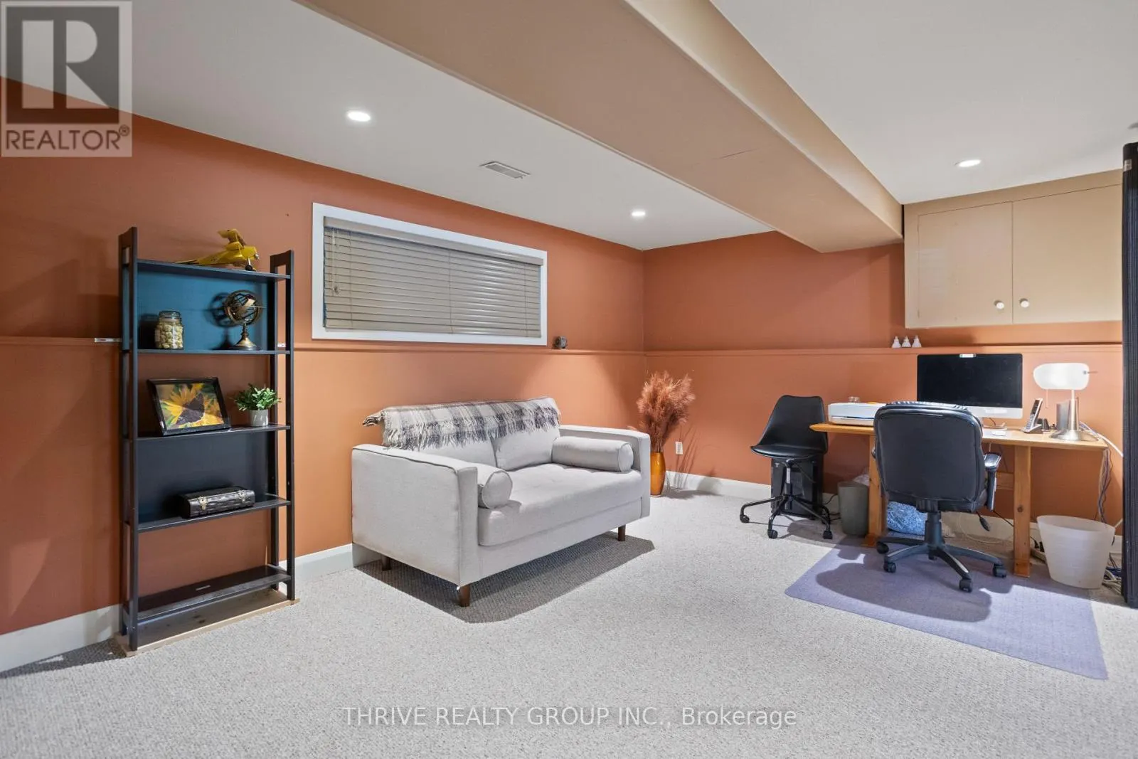 1284 WAYNE ROAD