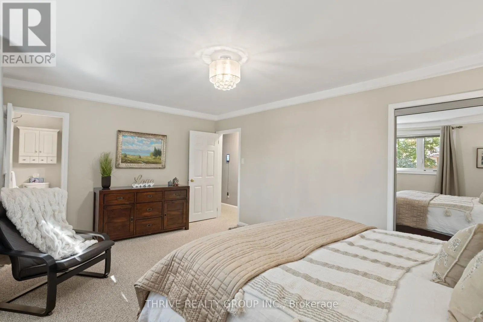 1284 WAYNE ROAD