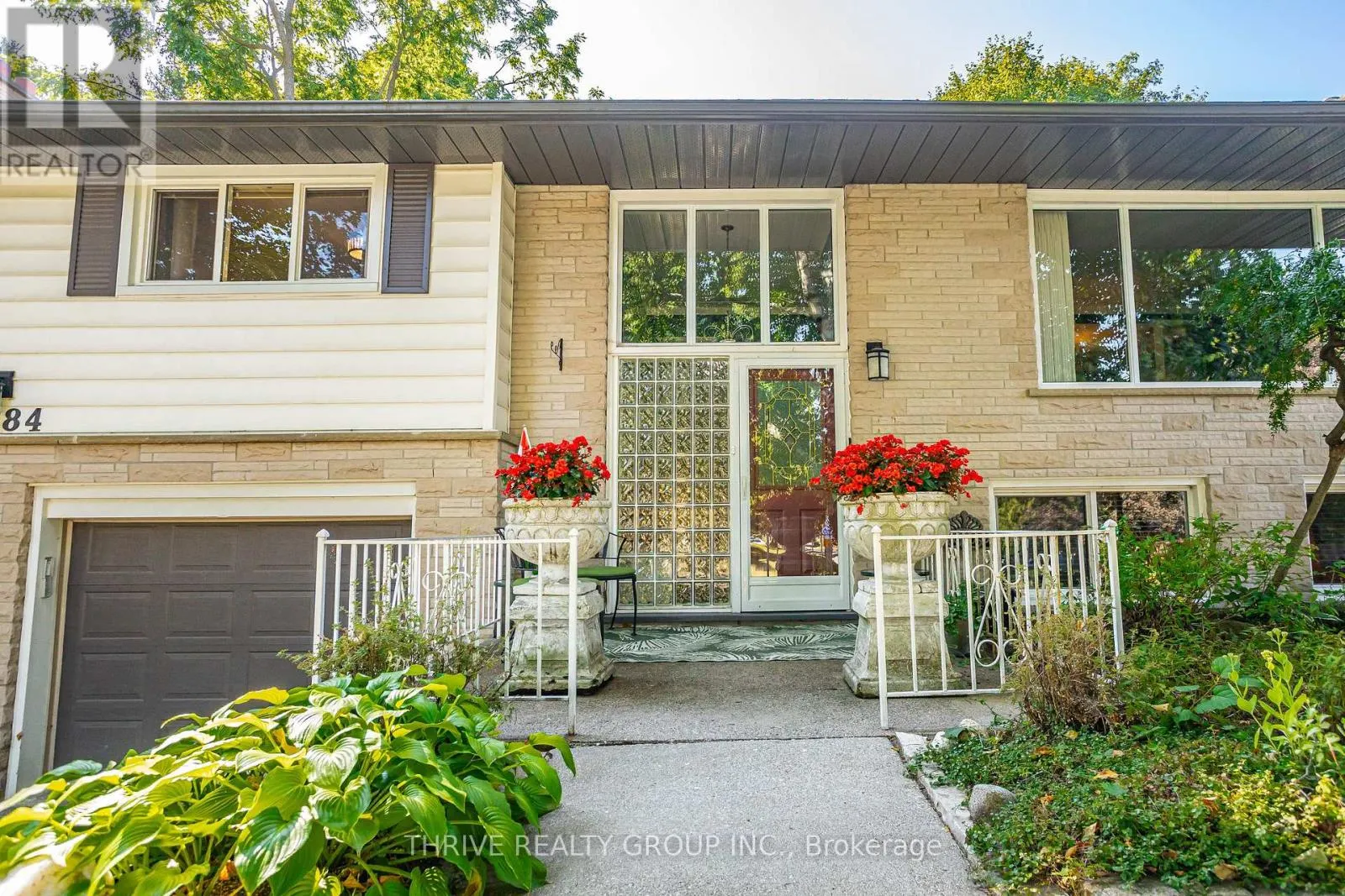 1284 WAYNE ROAD