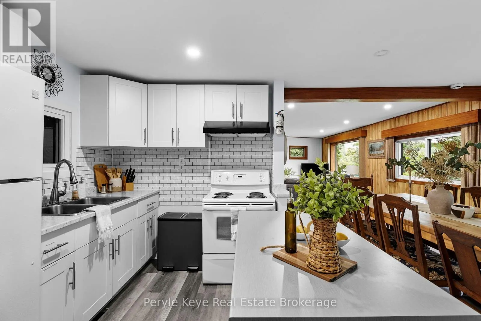 1025 & 1027 BIG ISLAND ROAD