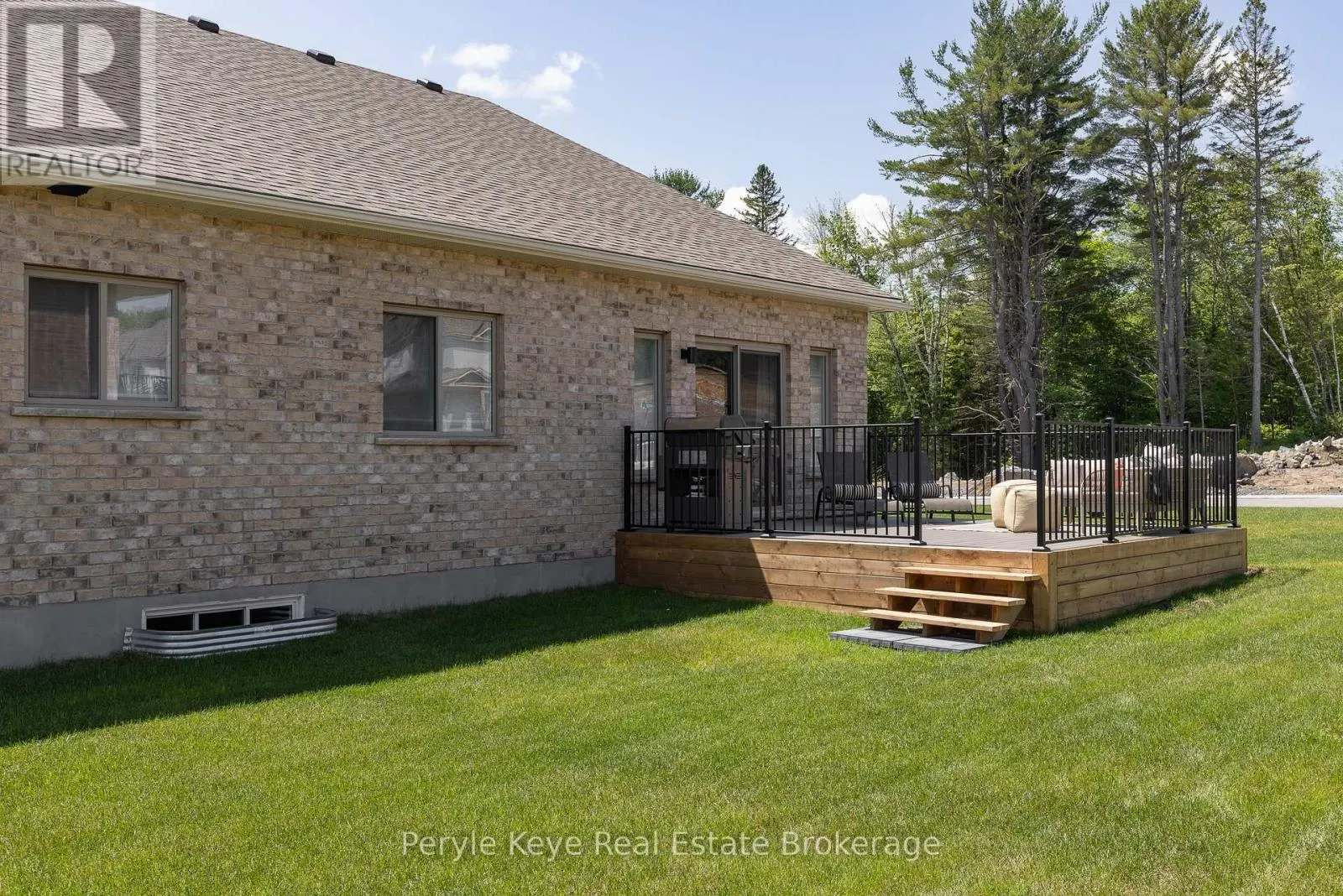 14 CHARLES MORLEY BOULEVARD