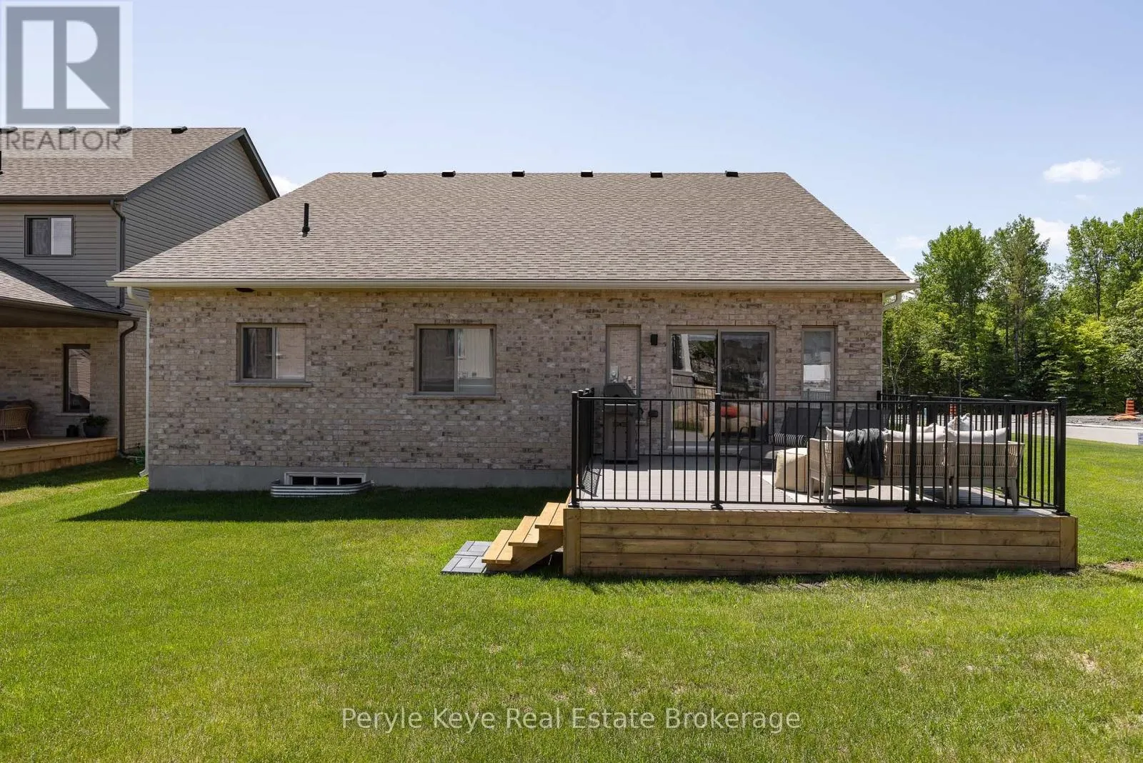 14 CHARLES MORLEY BOULEVARD