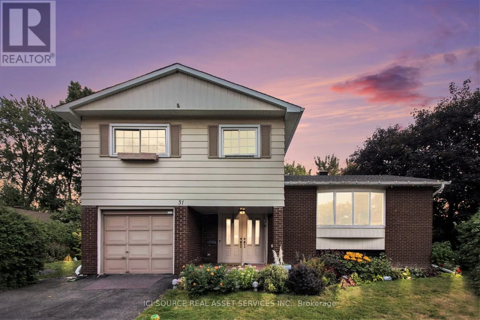 31 WEDGEWOOD CRESCENT