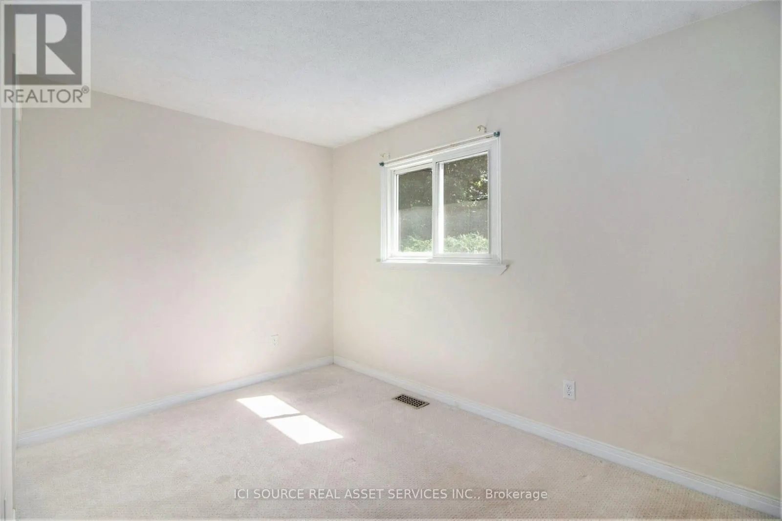 31 WEDGEWOOD CRESCENT