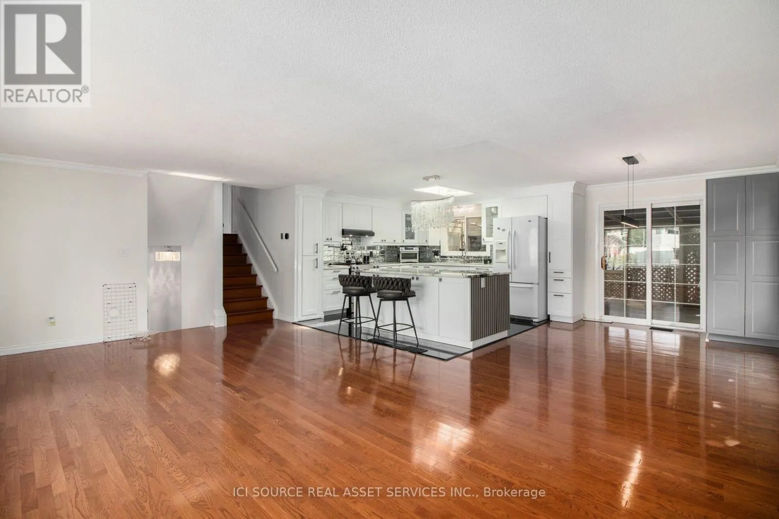 31 WEDGEWOOD CRESCENT