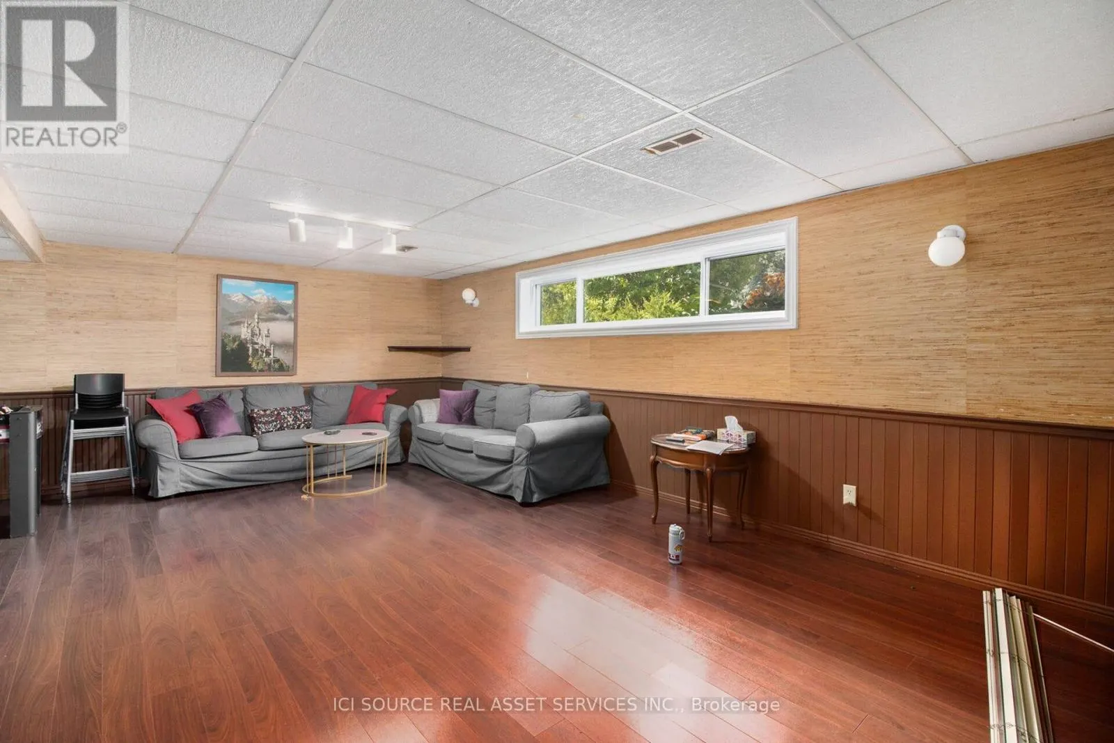 31 WEDGEWOOD CRESCENT
