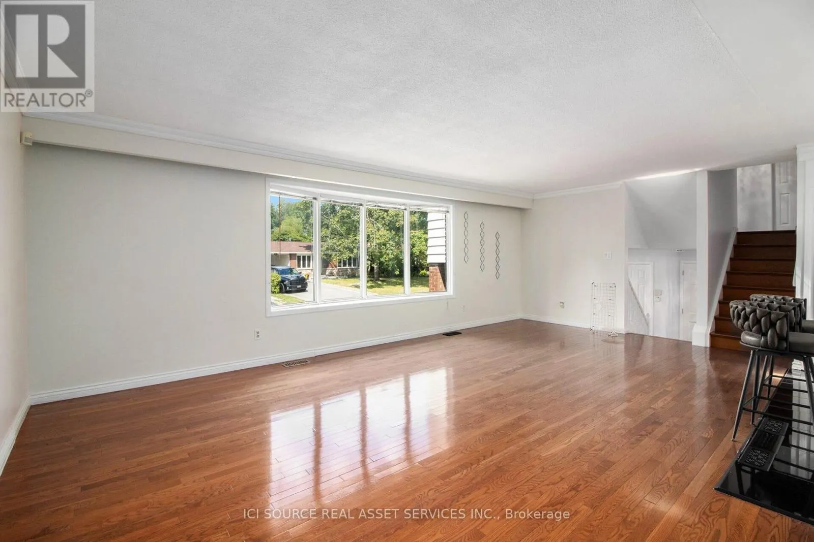31 WEDGEWOOD CRESCENT