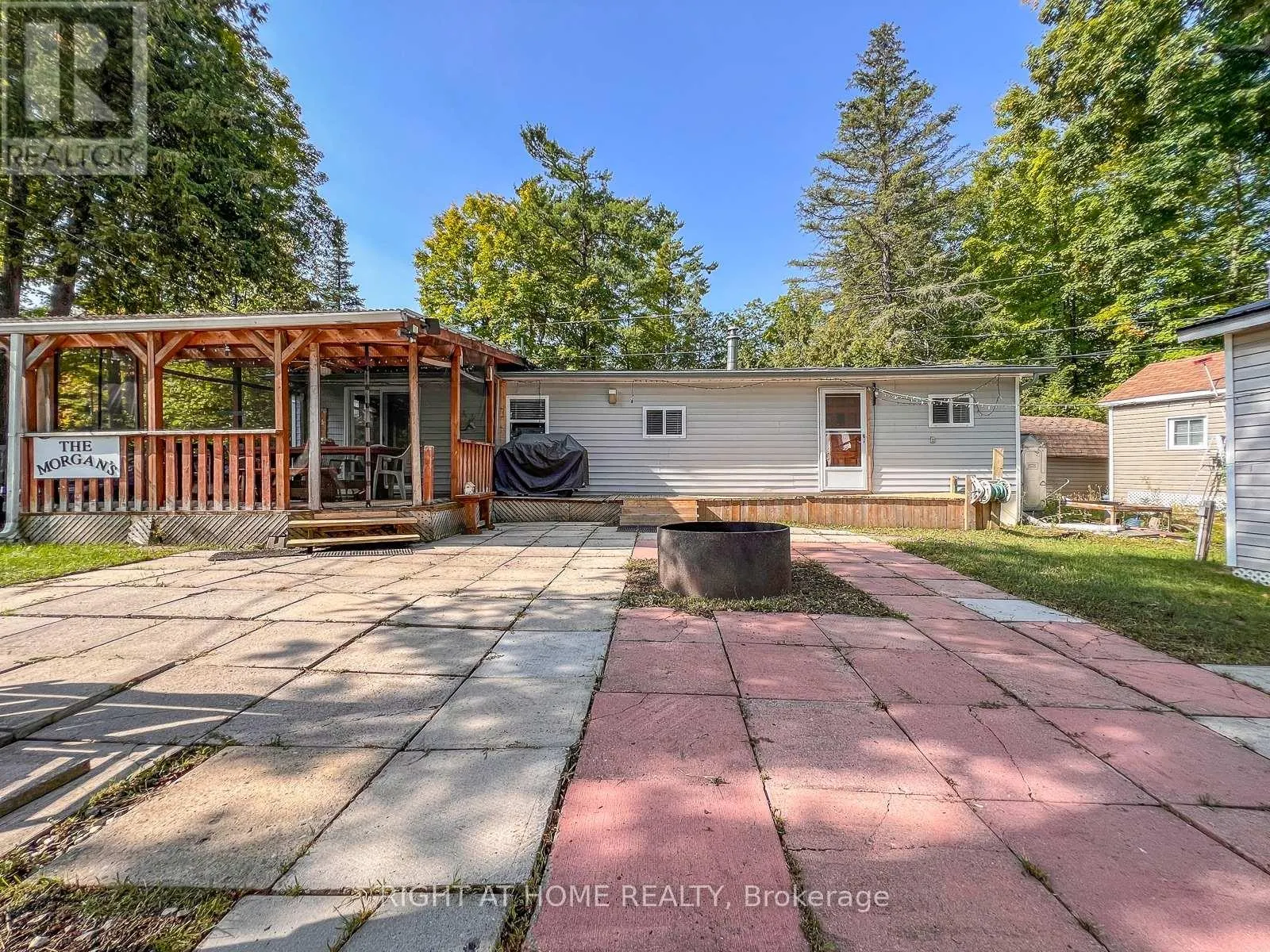 137 TRILLIUM TRAIL S