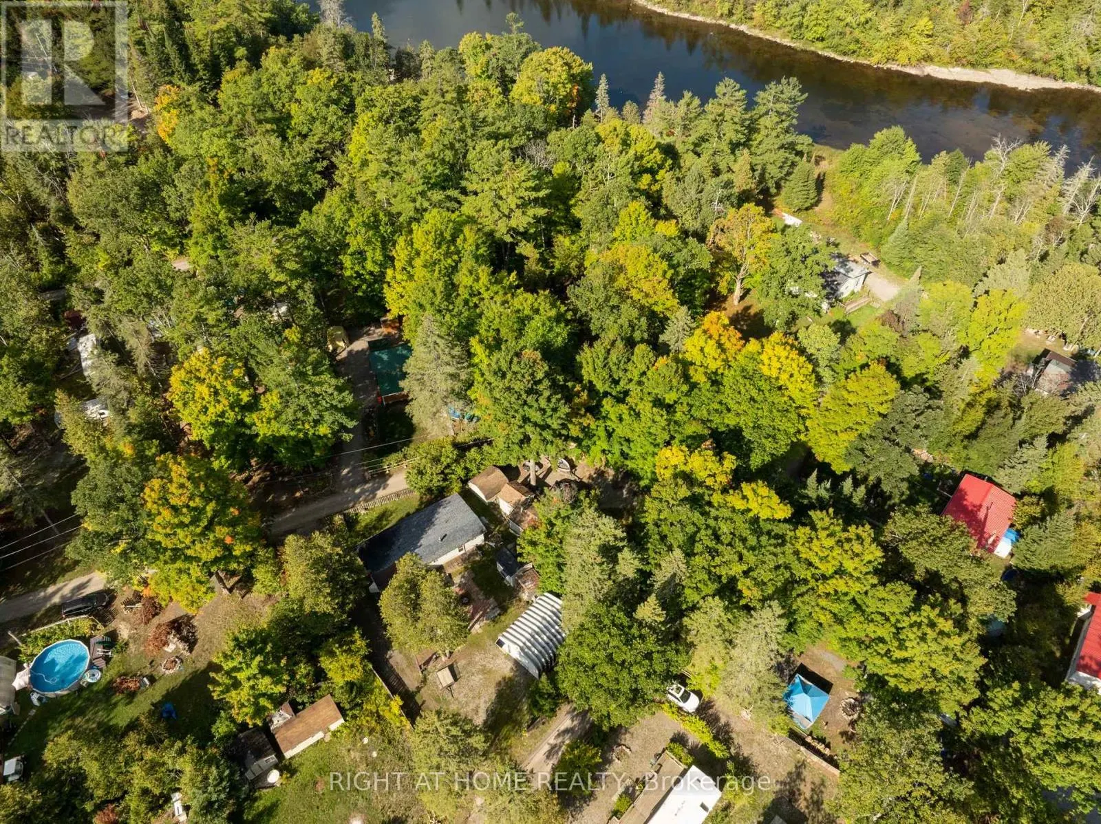 137 TRILLIUM TRAIL S