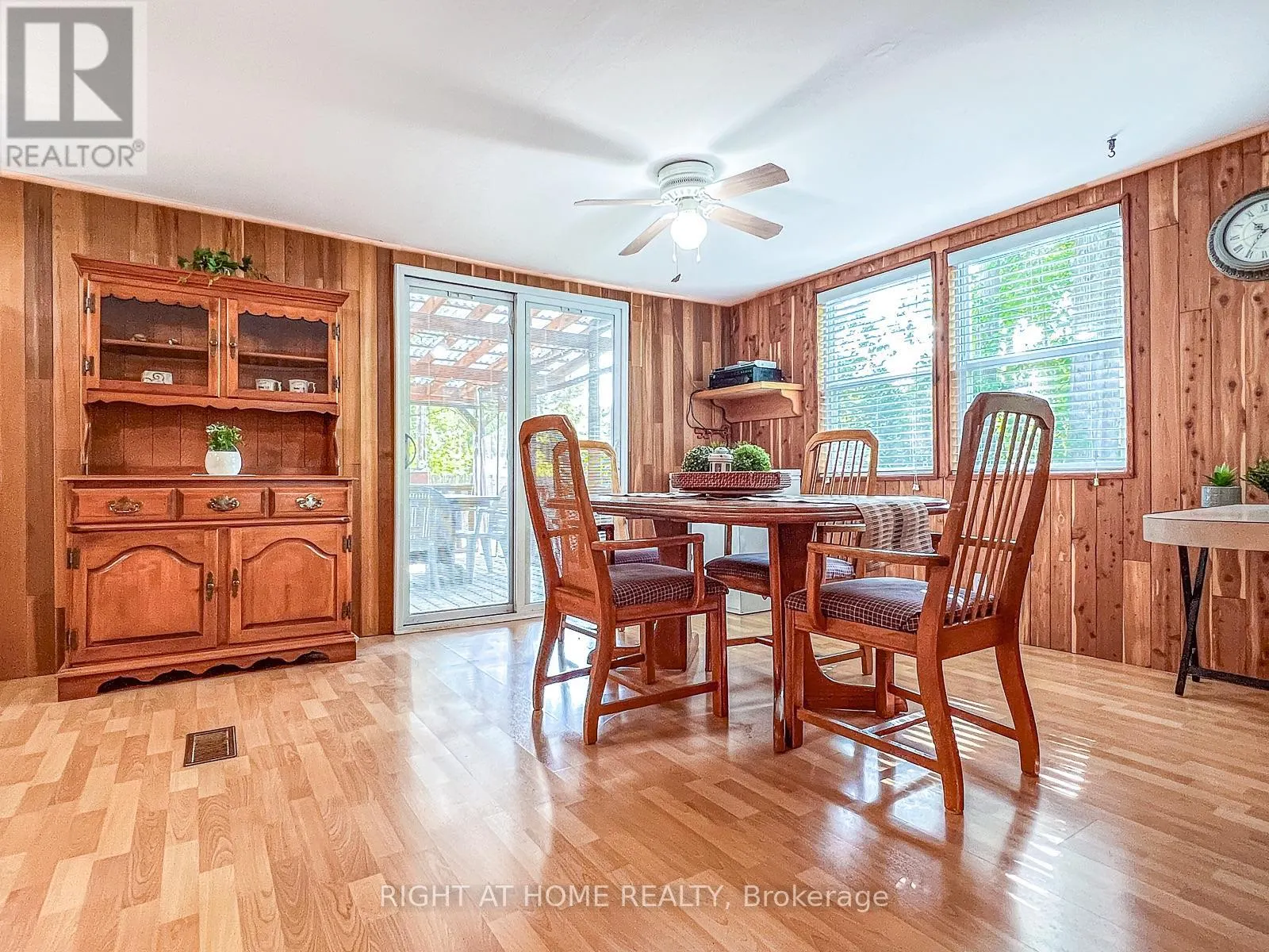 137 TRILLIUM TRAIL S