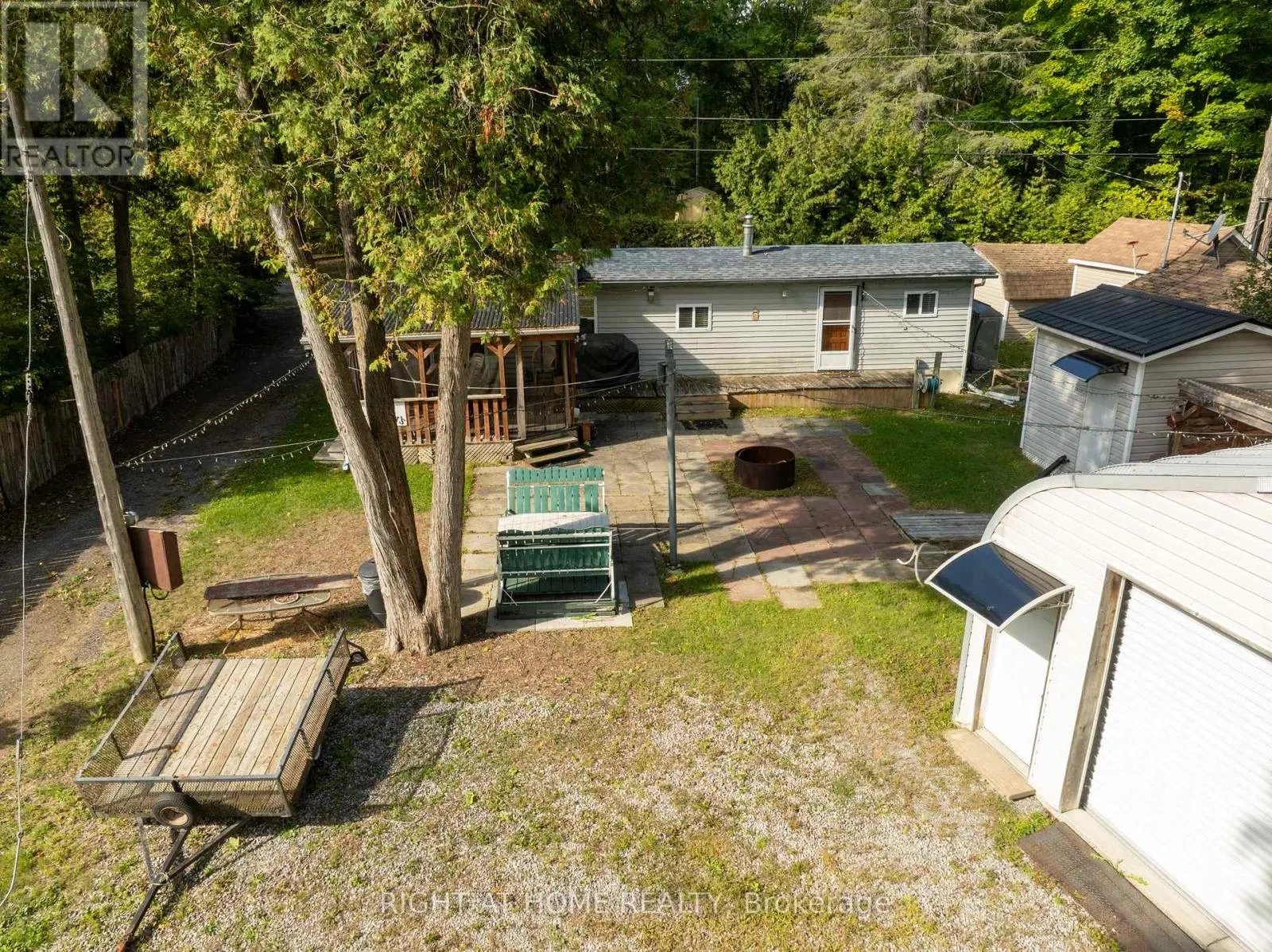 137 TRILLIUM TRAIL S