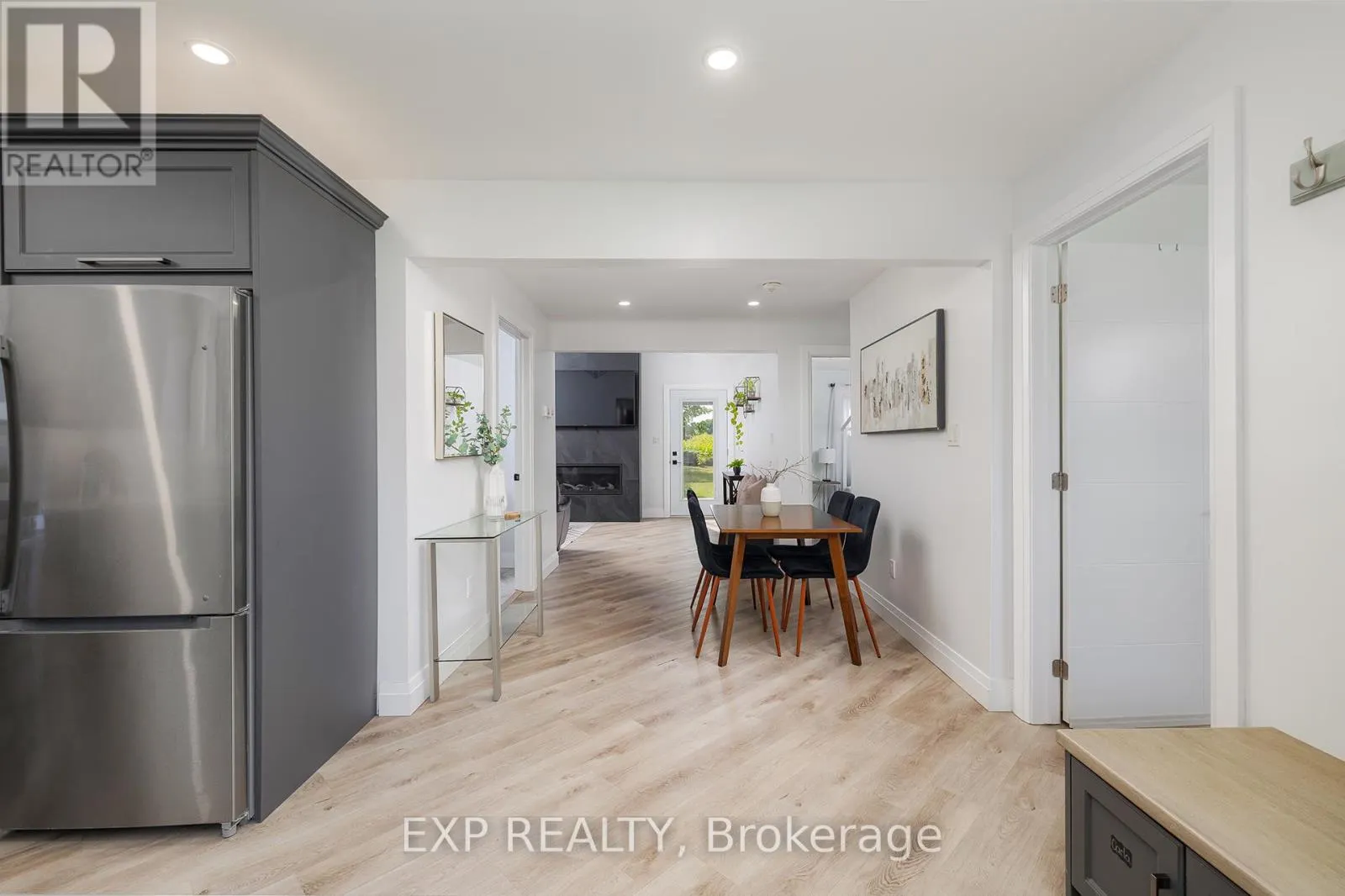 401250 GREY 4 ROAD
