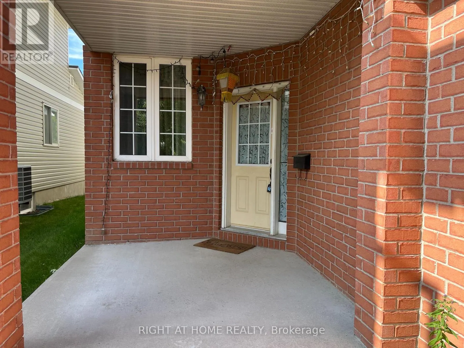 270 DEERCROFT AVENUE