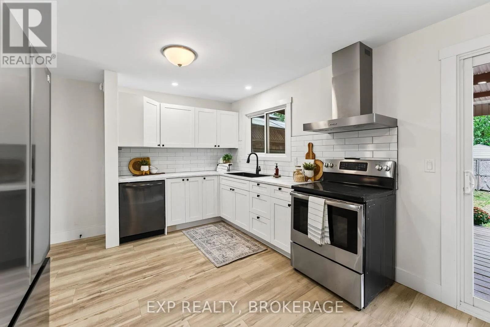 834 CEDARWOOD DRIVE