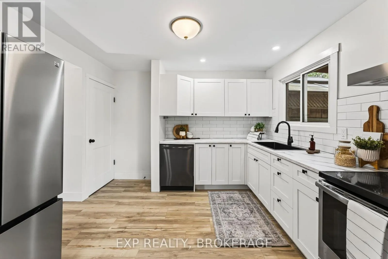 834 CEDARWOOD DRIVE
