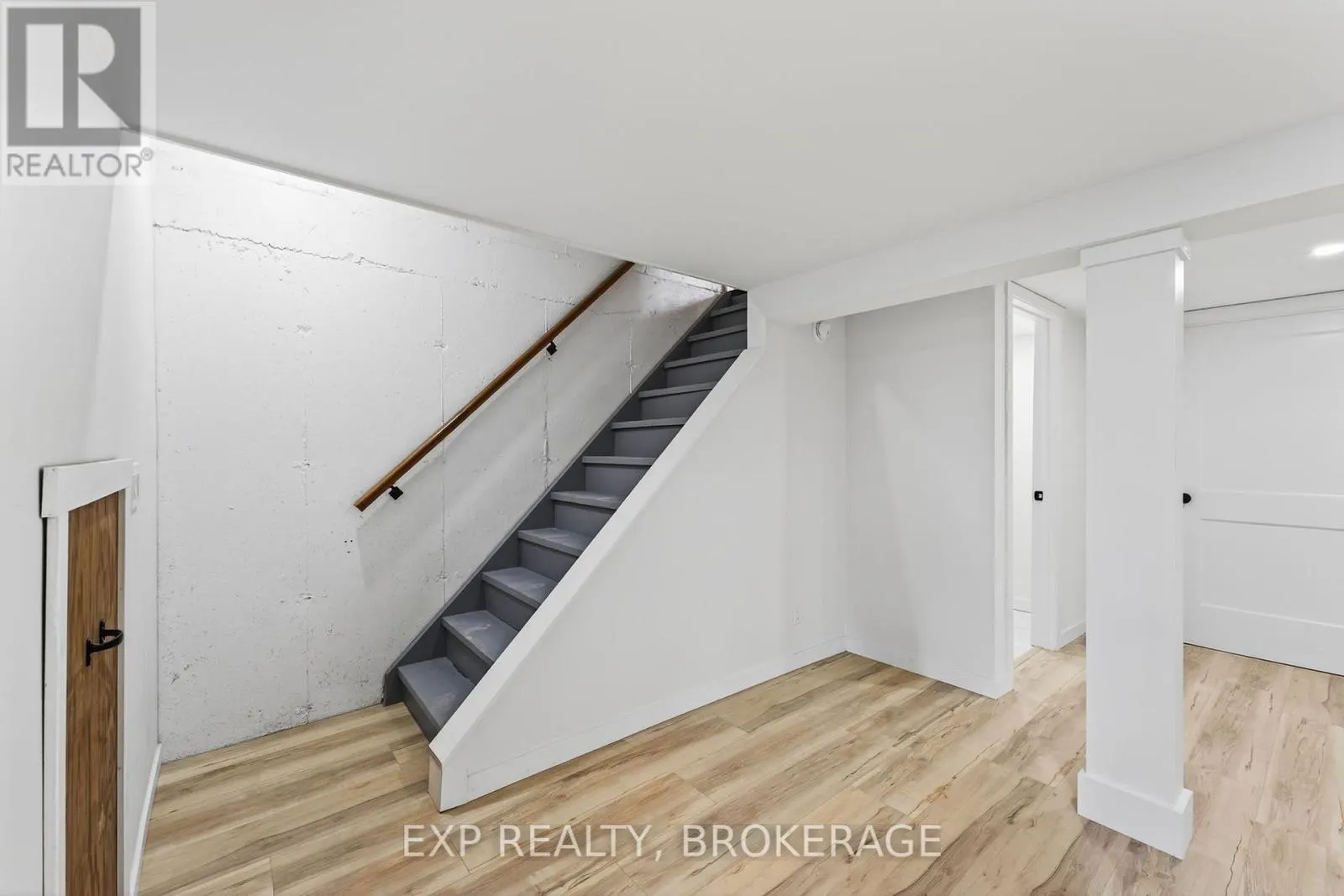 834 CEDARWOOD DRIVE