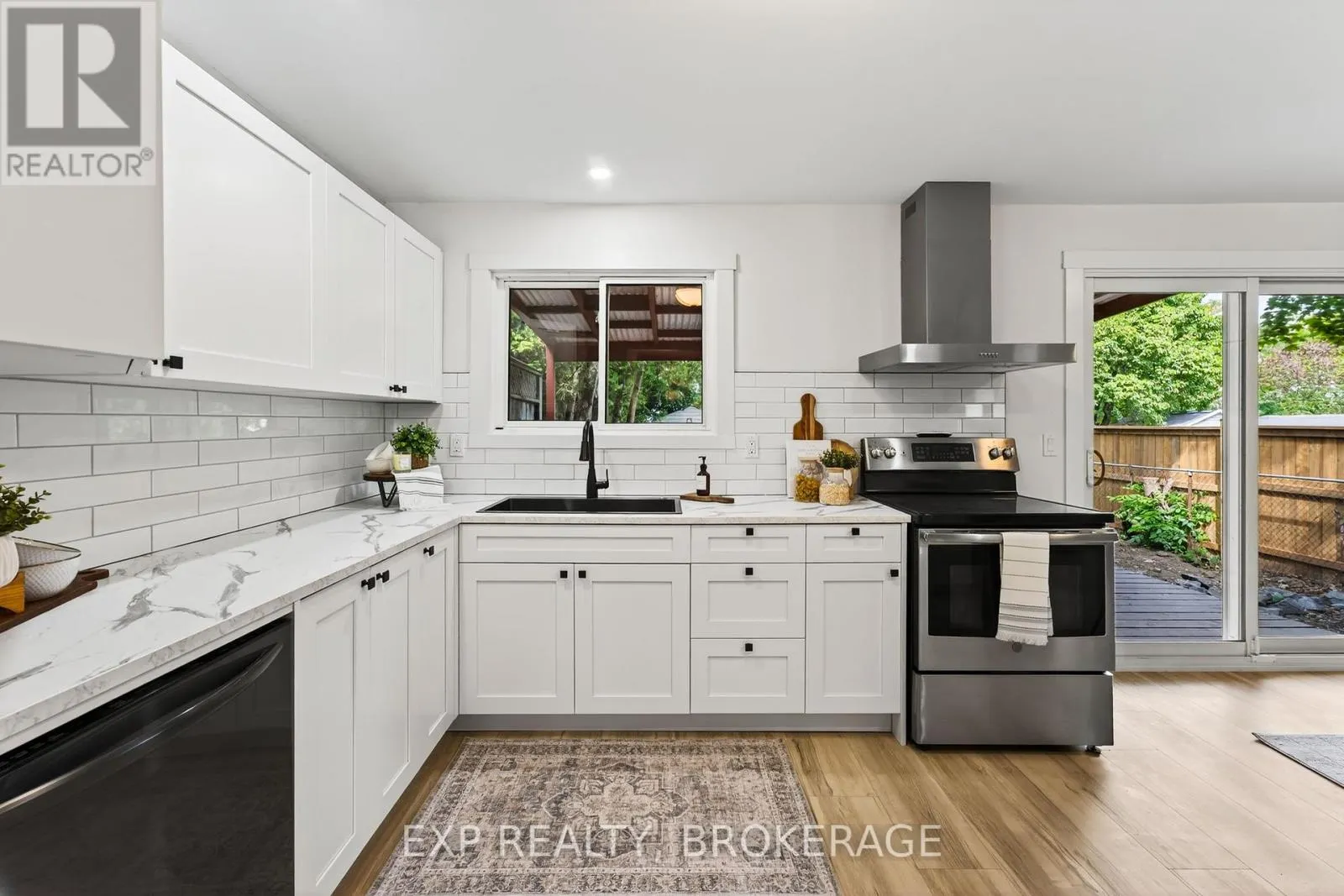 834 CEDARWOOD DRIVE