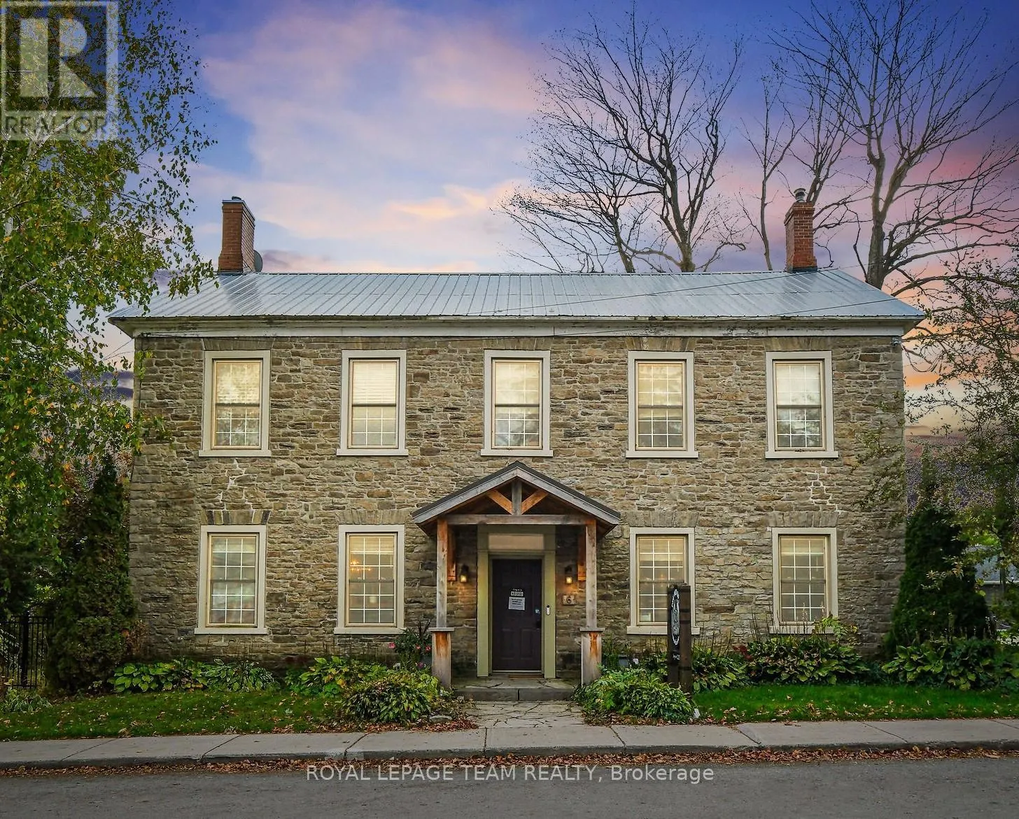 6 SPENCER STREET S