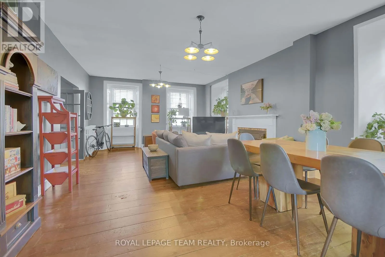 6 SPENCER STREET S