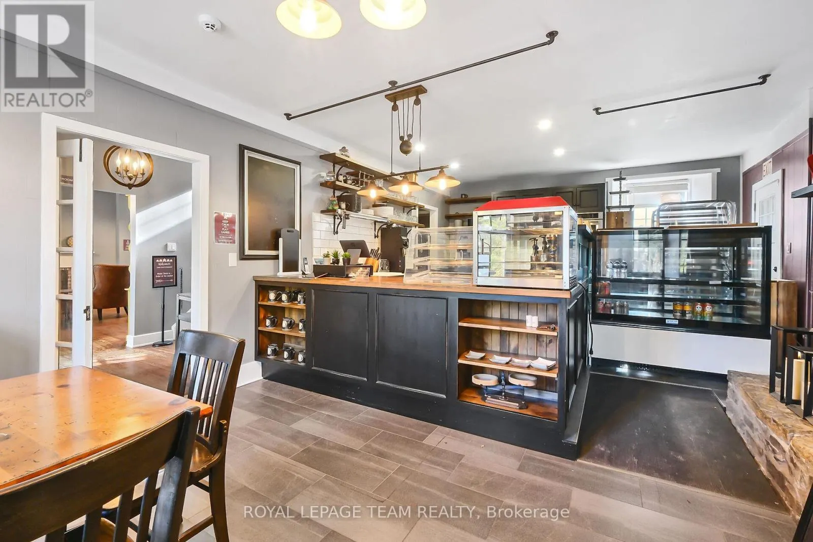 6 SPENCER STREET