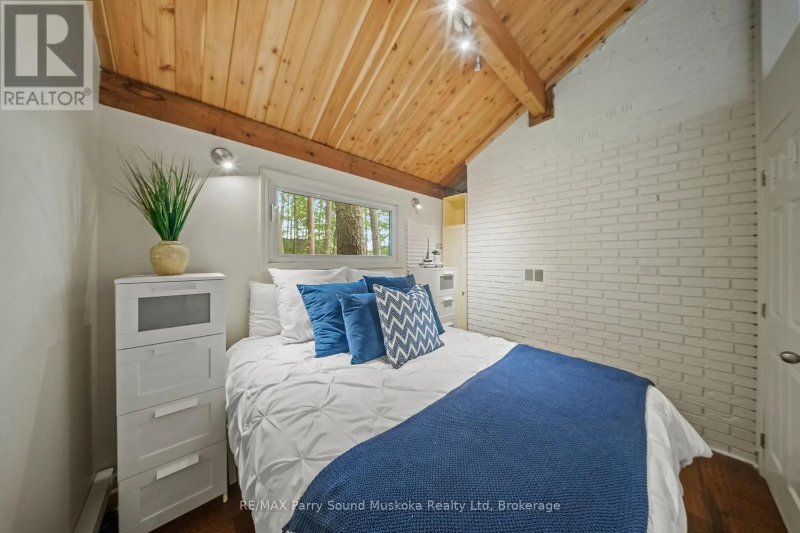 574B LAING ROAD