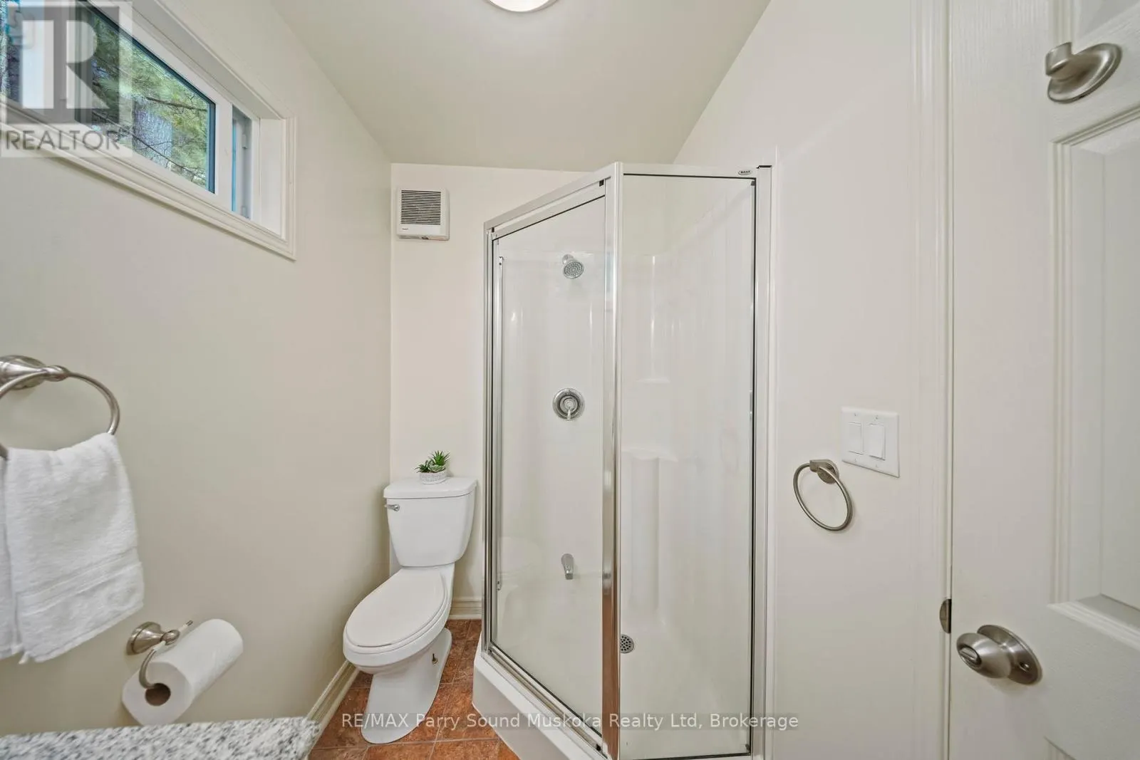 574B LAING ROAD