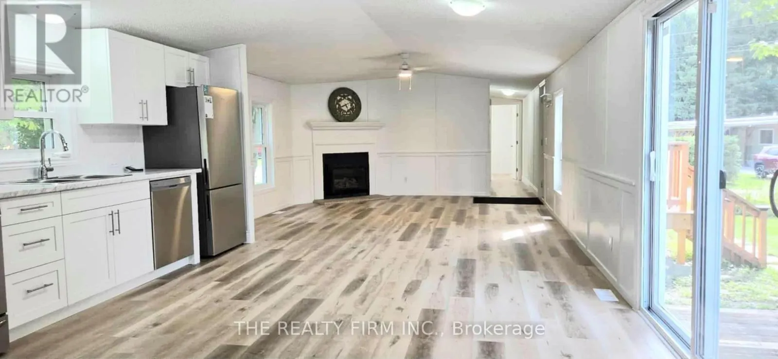 18 - 75049 HENSALL ROAD, #18