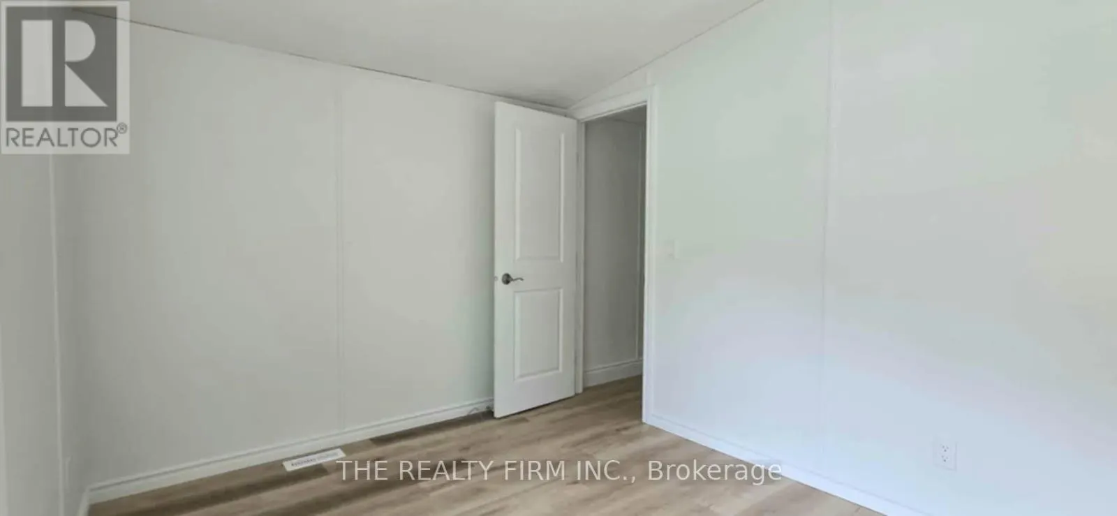 18 - 75049 HENSALL ROAD, #18