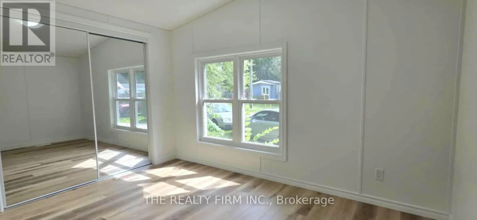18 - 75049 HENSALL ROAD, #18