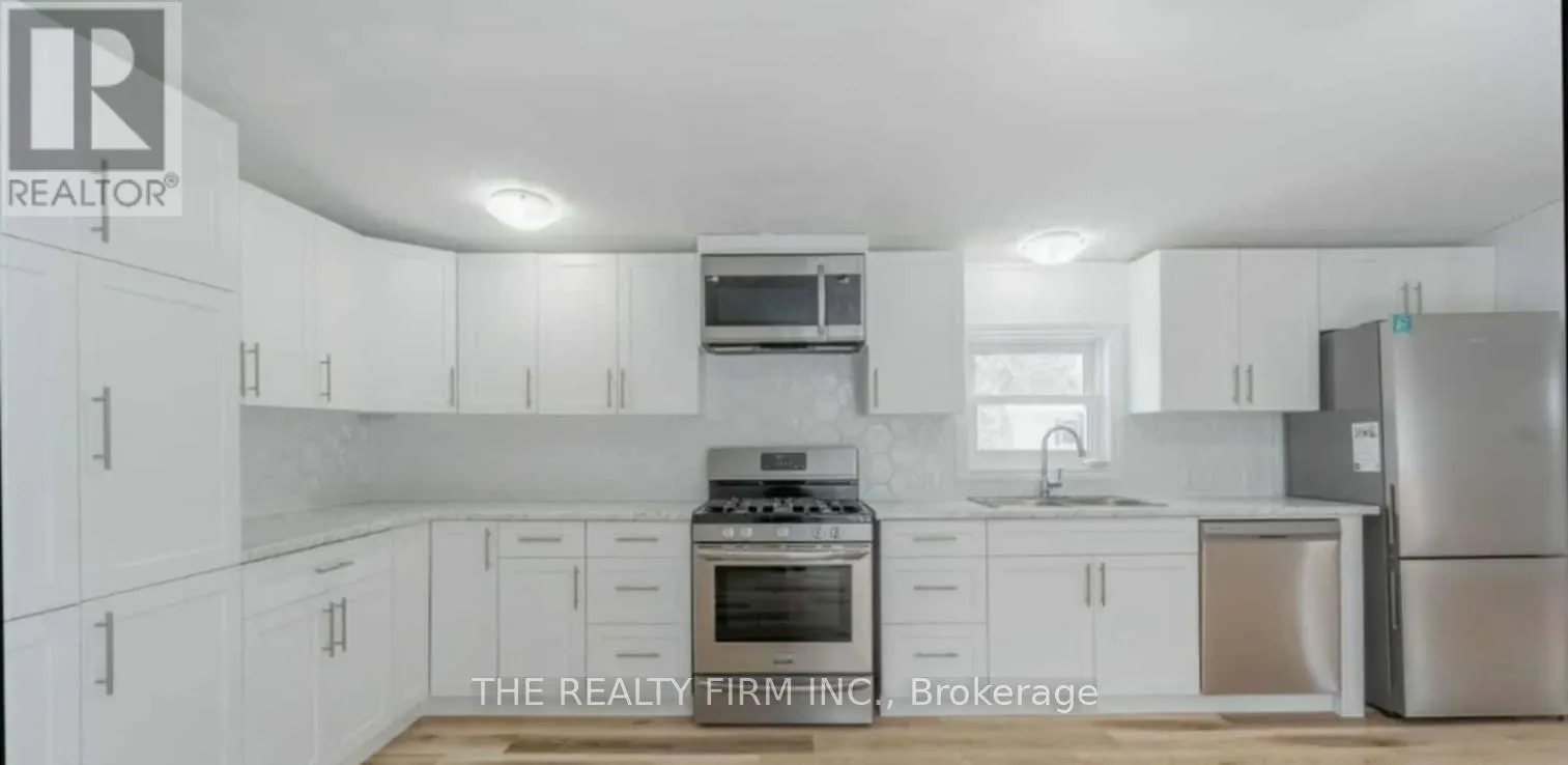 18 - 75049 HENSALL ROAD, #18