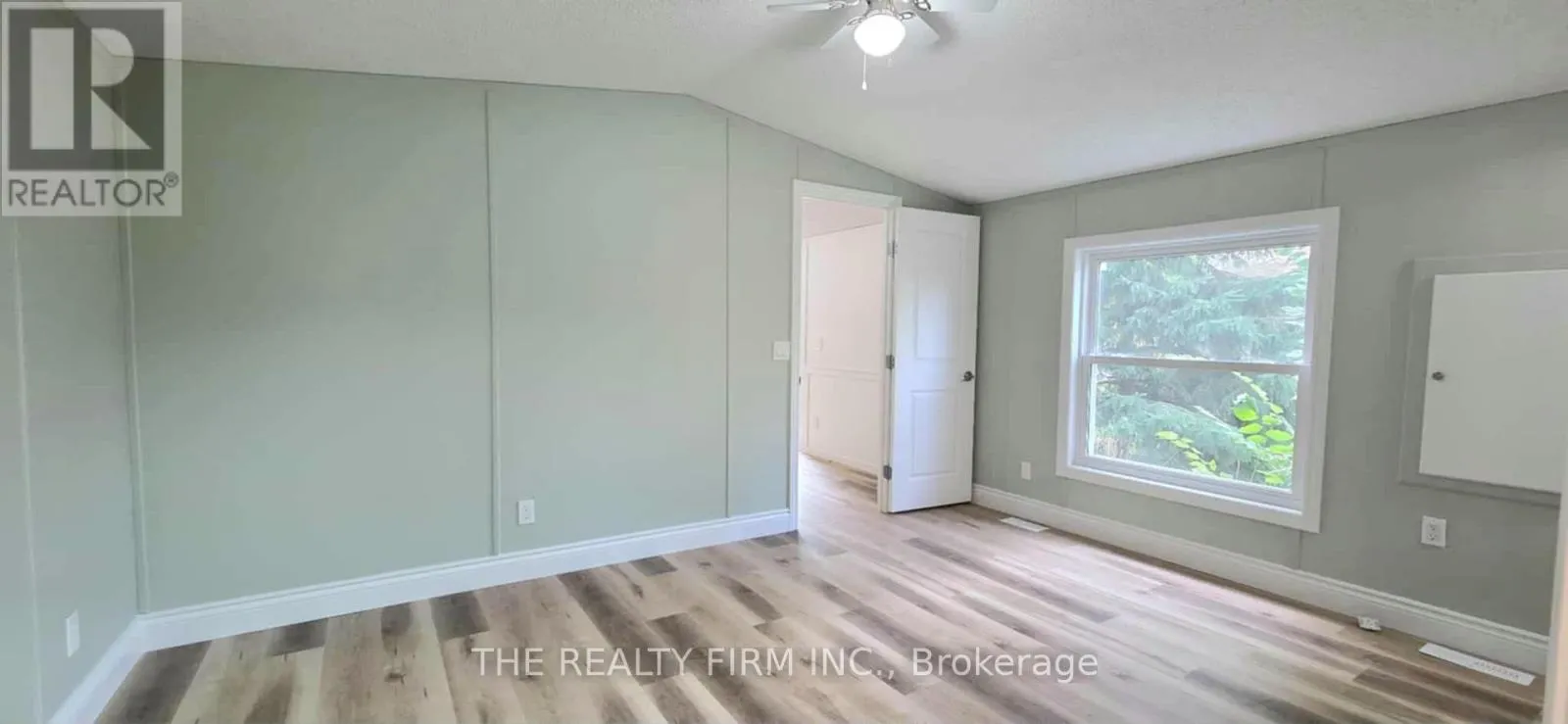 18 - 75049 HENSALL ROAD, #18