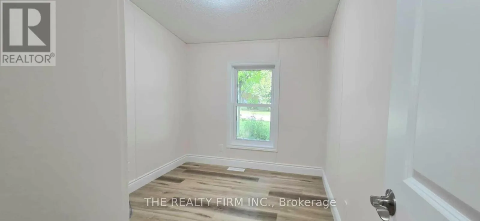 18 - 75049 HENSALL ROAD, #18